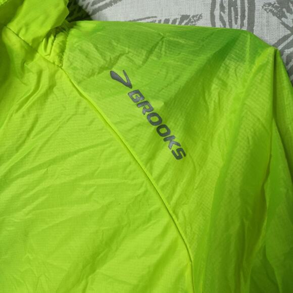Brooks Windbreaker Running Jacket Rip Stop Neon green blue - Picture 9 of 11